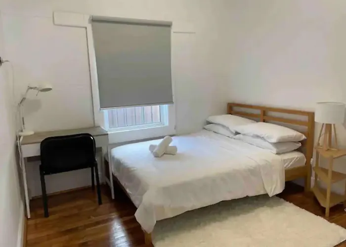Mascot Guesthouse 5 Mins To Airports 17 Mins To Cbd