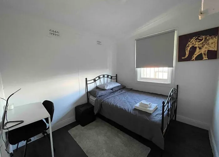 Mascot Guesthouse 5 Mins To Airports 17 Mins To Cbd